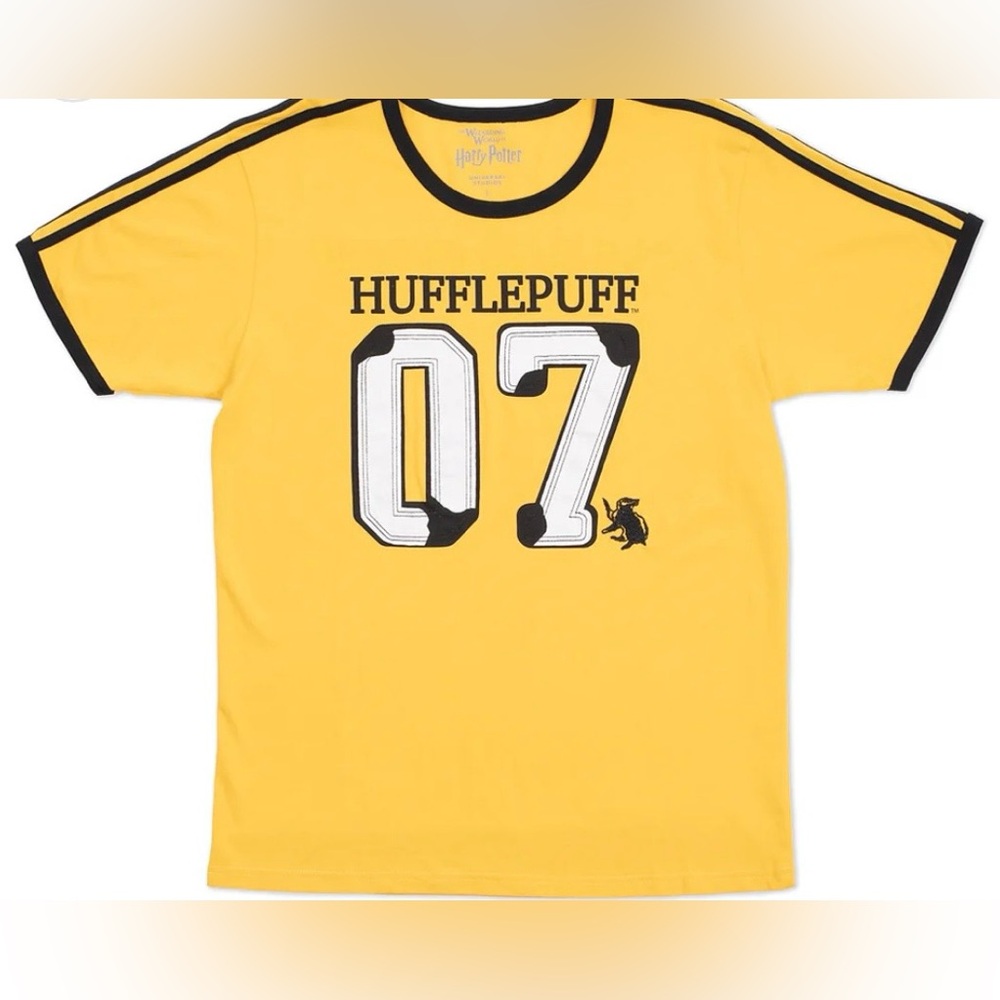 Universal Sudios Harry Potter Hufflepuff Yellow  Jersey Tee - 07 Print NWT